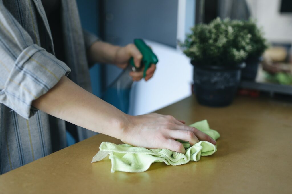 Cleaning a worktop surface