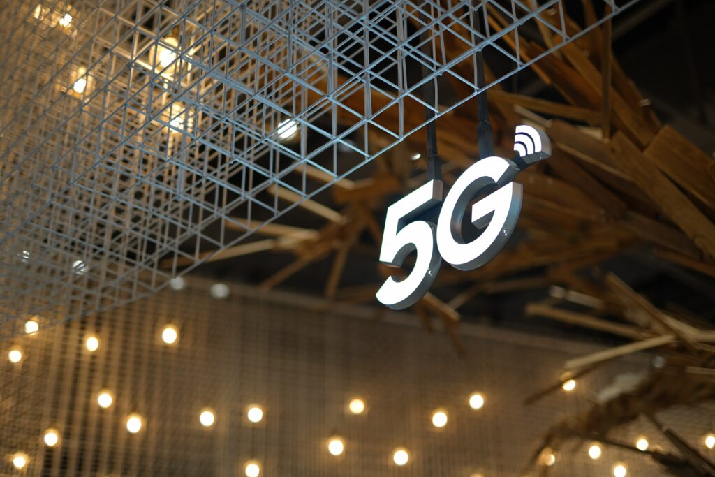 5G mobile network sign 