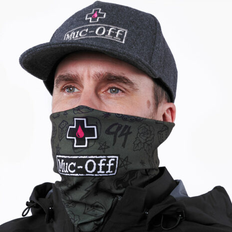 Muc-Off UK Lightweight Neck Gaiter - Green Punk 20751 Barcode: 5037835214192