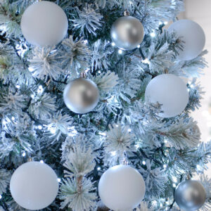 Festive Indoor & Outdoor Flickering 5ft Christmas Tree Lights 600 White LEDs - P036138